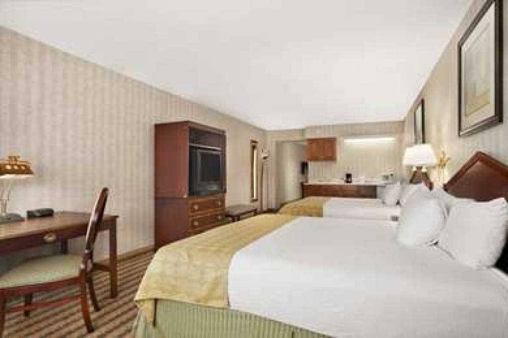 RAMADA BY WYNDHAM, SAGINAW HOTEL & 7