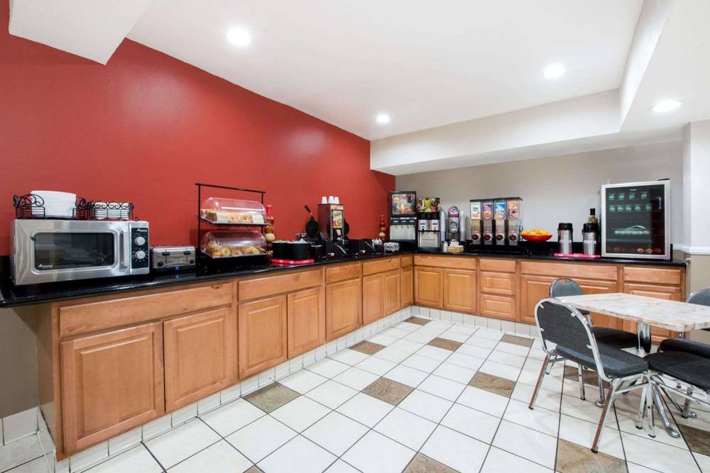 Ramada By Wyndham San Diego Airport 4