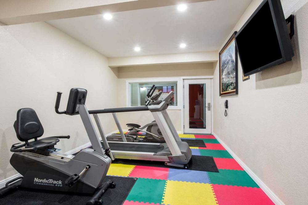 Ramada By Wyndham San Diego Airport 3