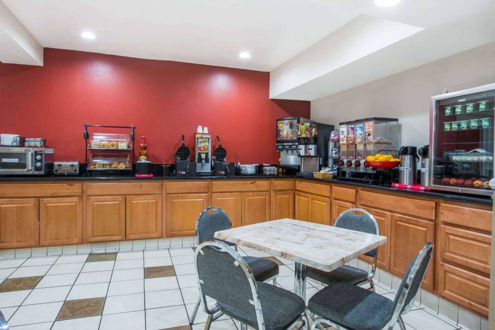 Ramada By Wyndham San Diego Airport 2