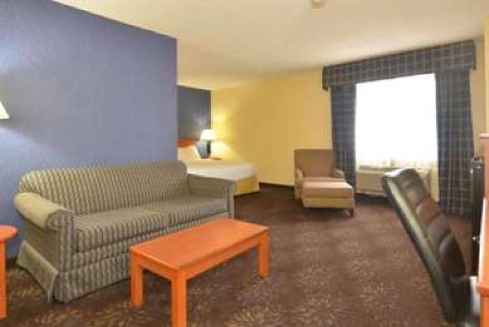 RAMADA BY WYNDHAM SANTA FE 9
