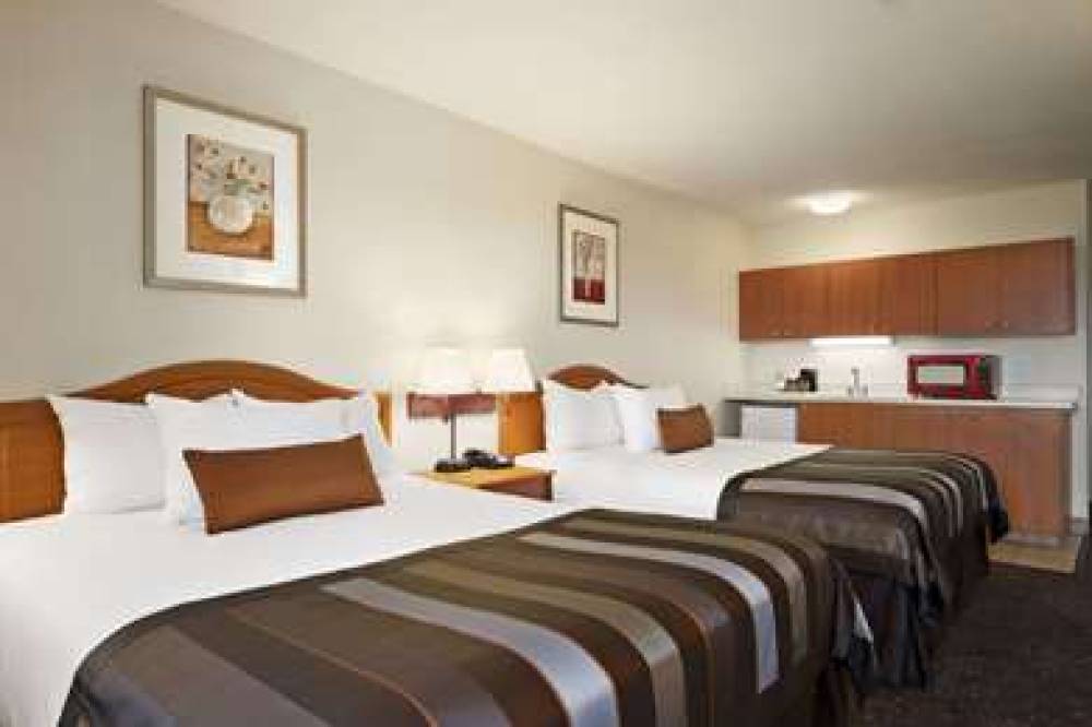 Ramada By Wyndham SeaTac Airport 10