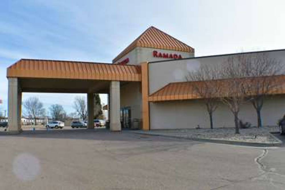 Ramada By Wyndham Sioux Falls Airport Waterpark & Event Ctr