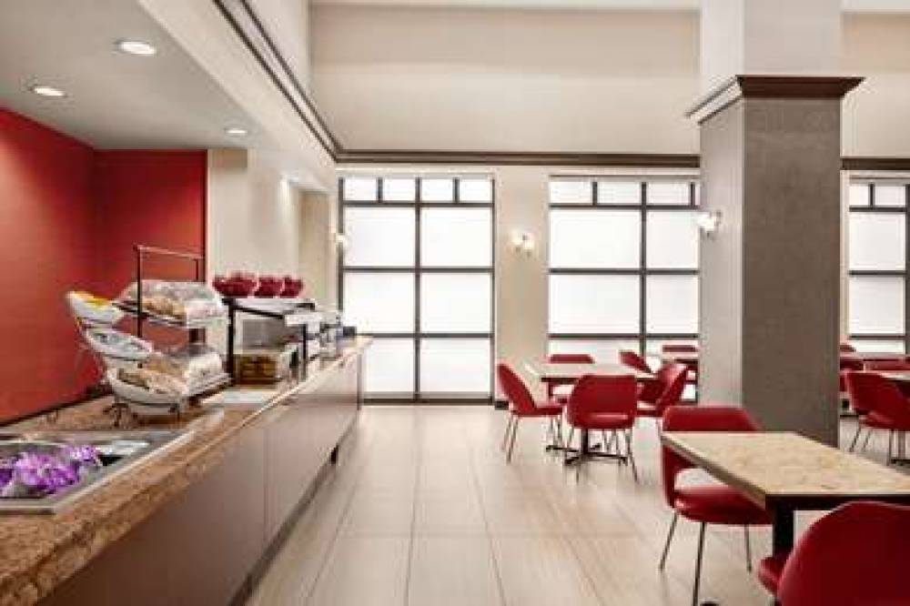 Ramada By Wyndham Suites Orlando Airport 9