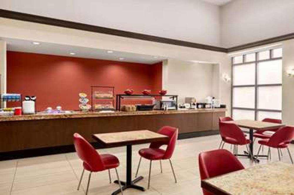Ramada By Wyndham Suites Orlando Airport 10