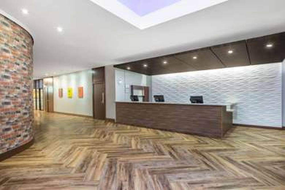 Ramada By Wyndham Tampa Airport Westshore 6