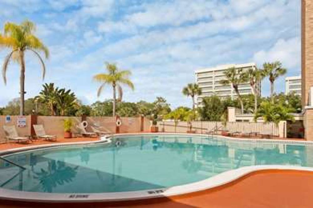Ramada By Wyndham Tampa Airport Westshore 9