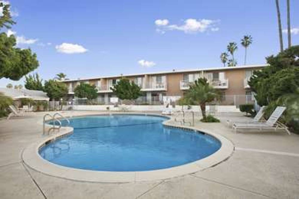 Ramada By Wyndham Torrance 2
