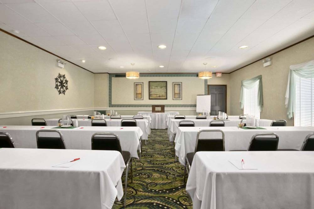 Ramada By Wyndham Washington 3