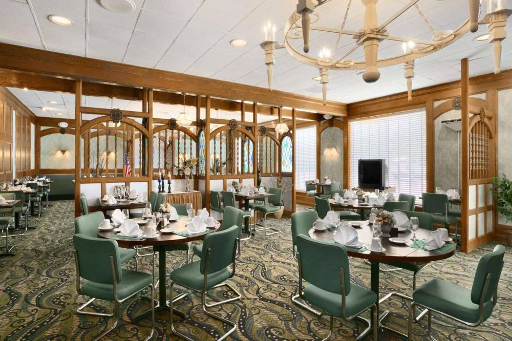 Ramada By Wyndham Washington 4