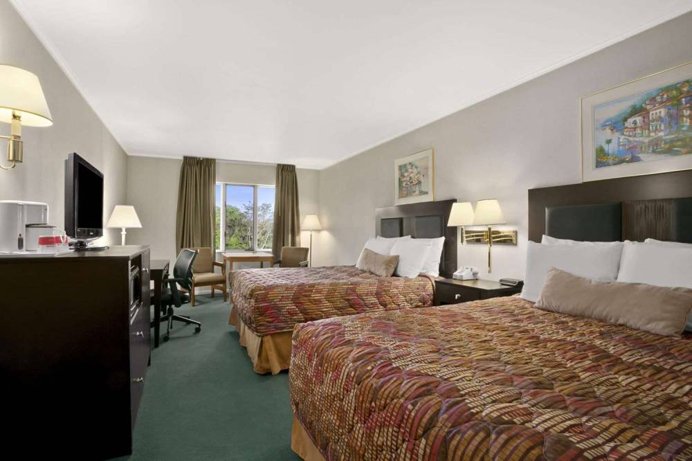 Ramada By Wyndham Washington 2