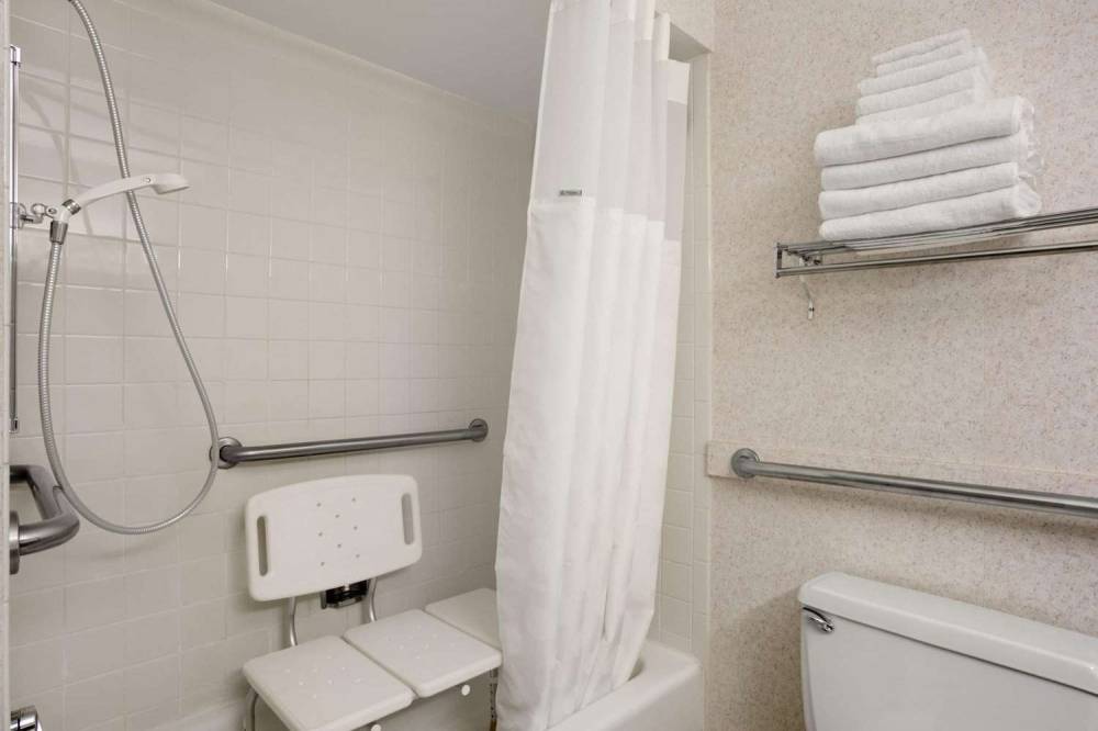 Ramada By Wyndham Washington 9