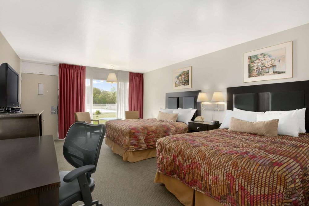 Ramada By Wyndham Washington 10