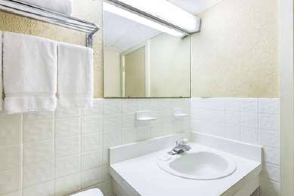 Ramada By Wyndham West Atlantic City 8