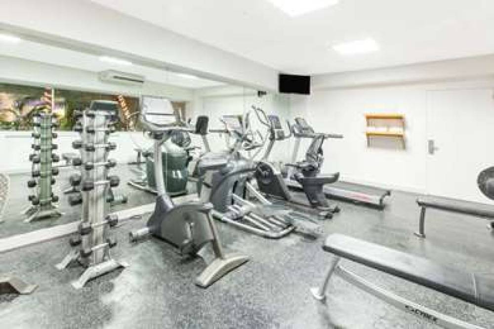 Ramada Cancun City 10