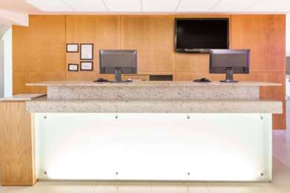 Ramada Cancun City 4
