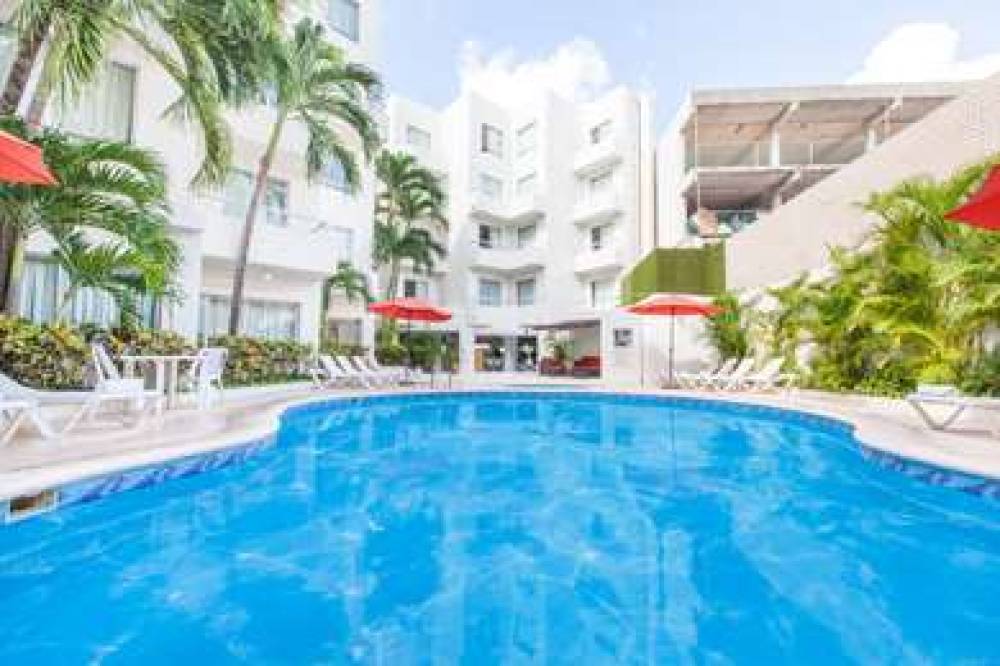 Ramada Cancun City 6