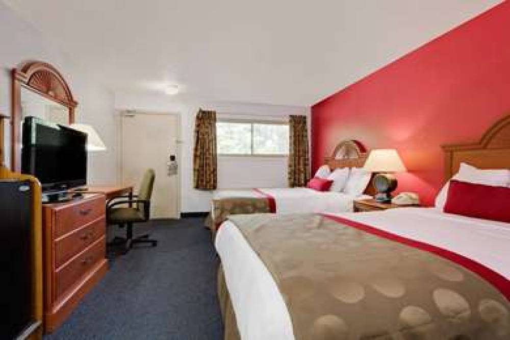 Ramada Cleveland Airport West 9