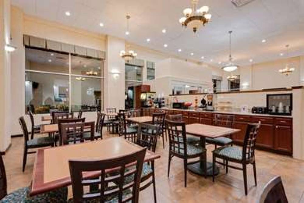 Ramada Cleveland Airport West 6