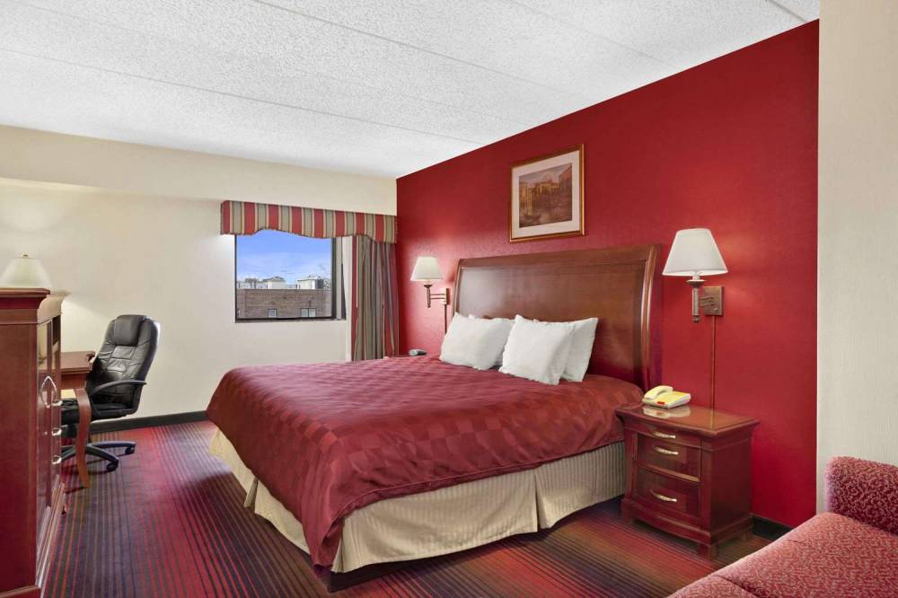 Ramada East Orange 2