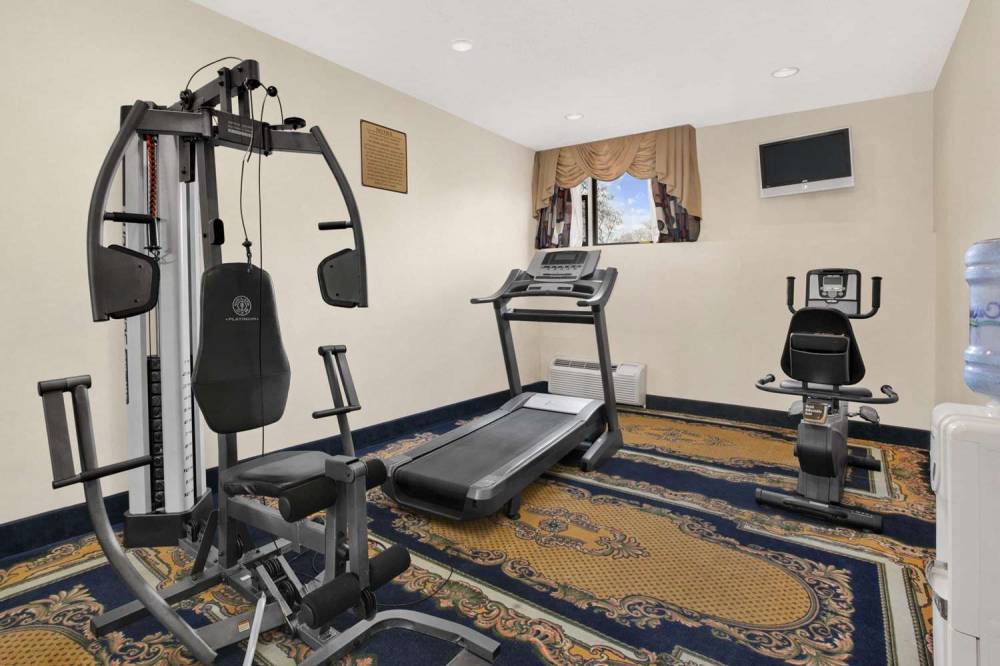 Ramada East Orange 5