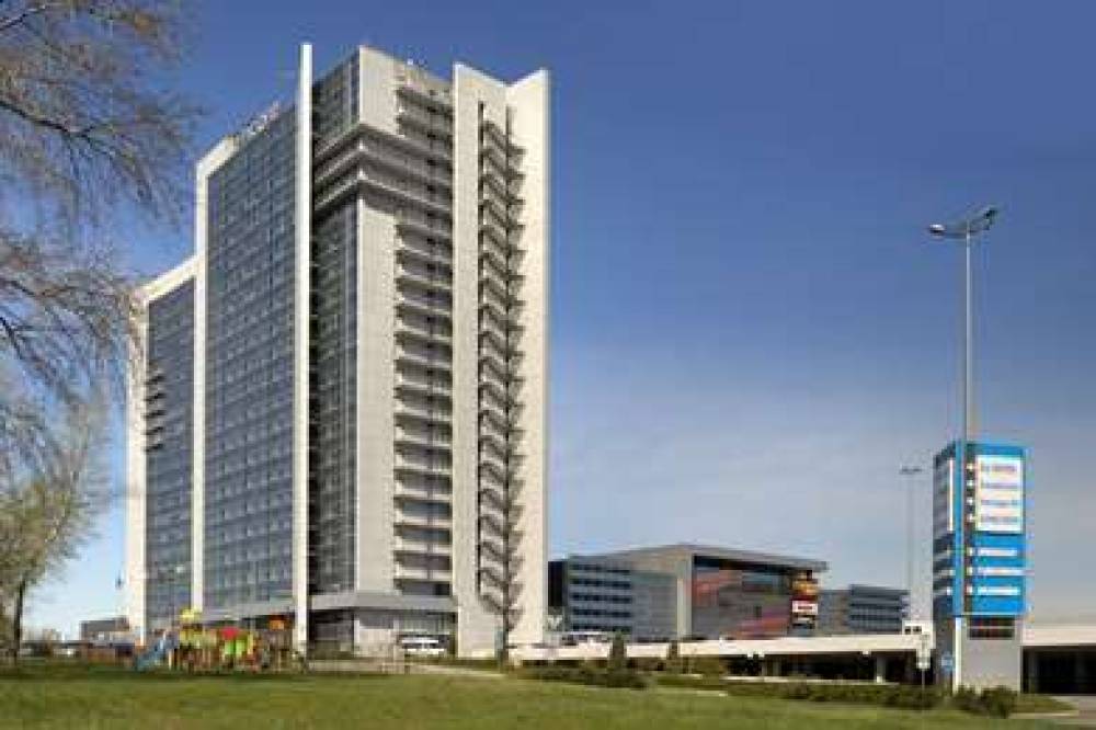 Ramada Encore By Wyndham Kyiv