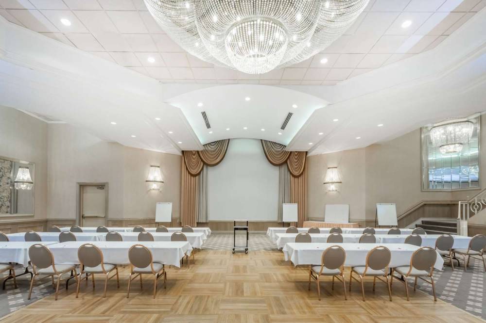 Ramada Hammond Hotel & Conference Center 5
