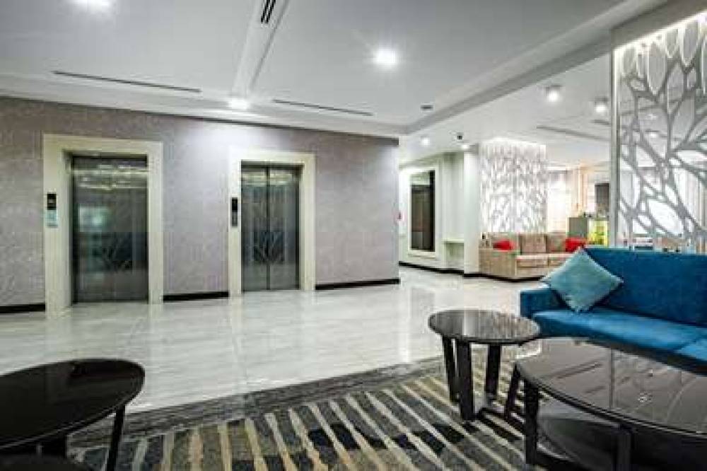 RAMADA HOTEL AND SUITES BY WYN 8