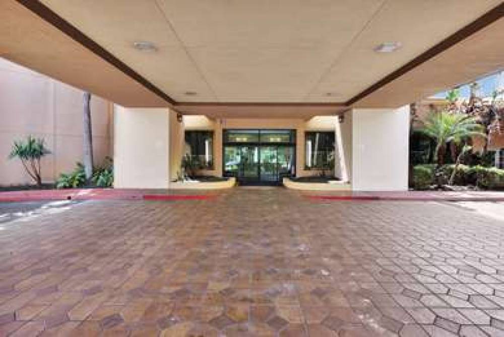 Ramada Jacksonville/Baymeadows Hotel & Conference Center 5