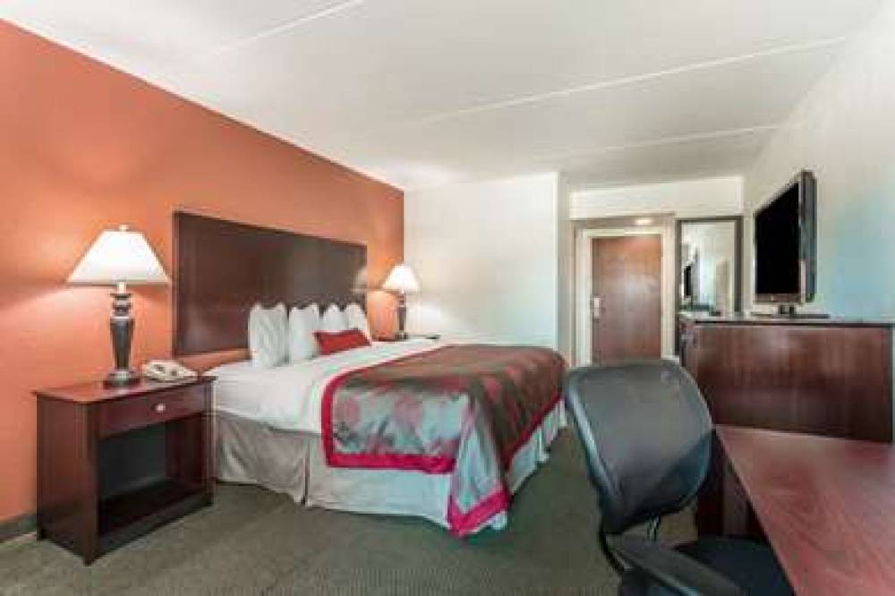 Ramada Luling 9