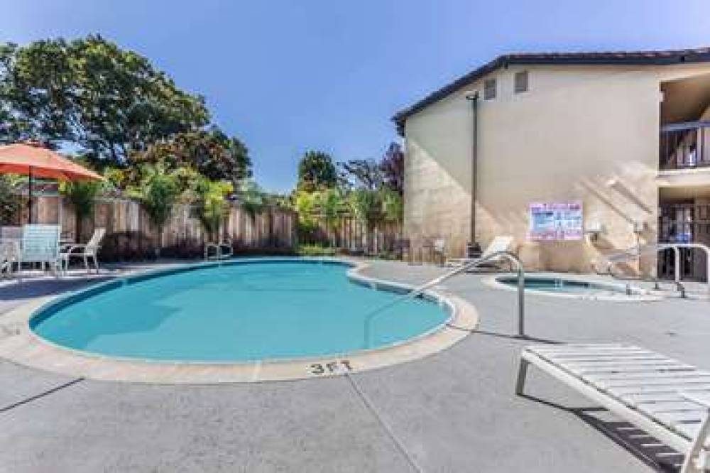 Ramada Mountain View 3