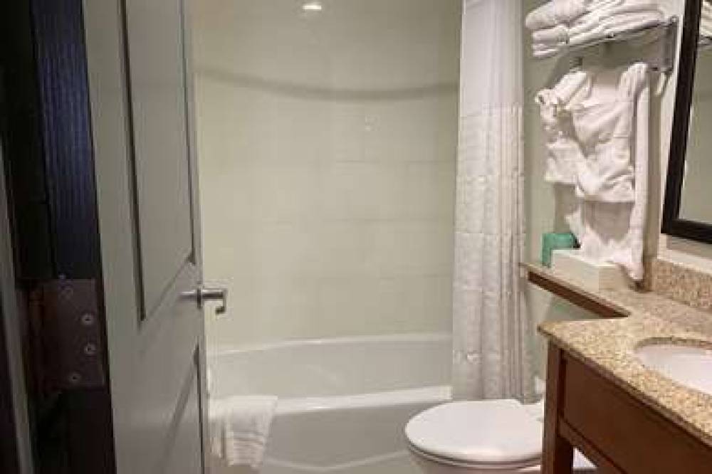 RAMADA NEW YORK TIMES SQUARE WEST 4