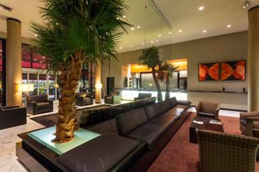 Ramada Plaza By Wyndham West Hollywood Hotel & Suites 3