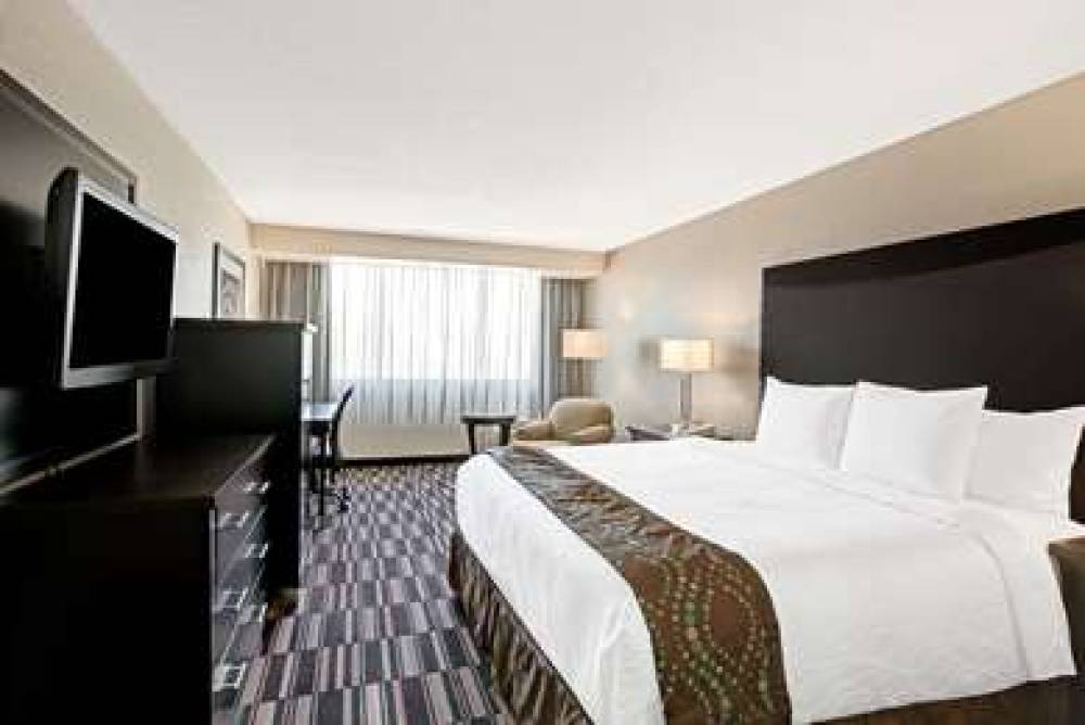 Ramada Plaza Charlotte Airport Hotel And Conference Center 8