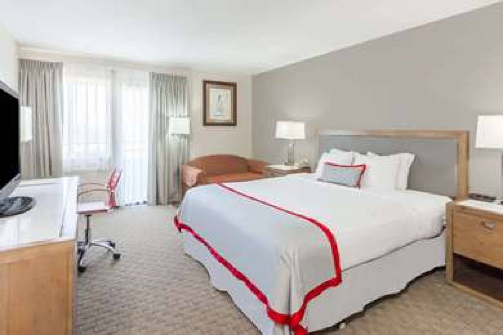 Ramada Plaza Garden Grove/Anaheim South 10