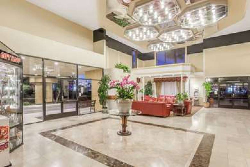 Ramada Plaza Garden Grove/Anaheim South 3