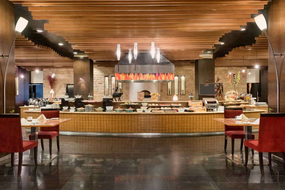 Ramada Plaza Karachi Airport Hotel 5