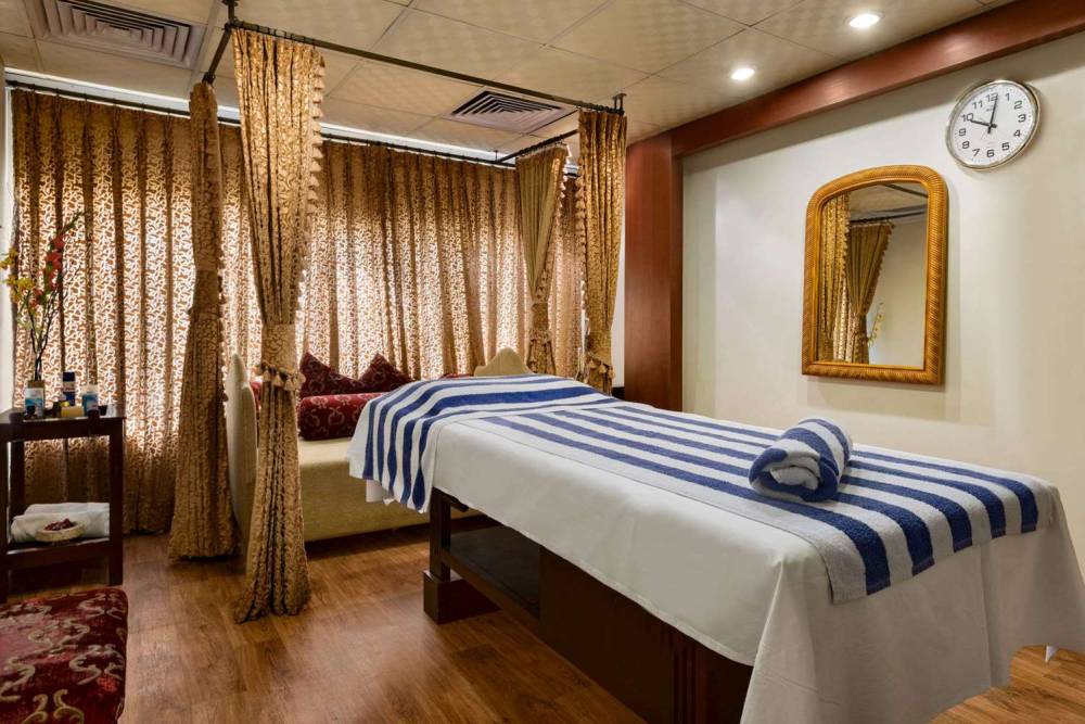 Ramada Plaza Karachi Airport Hotel 4