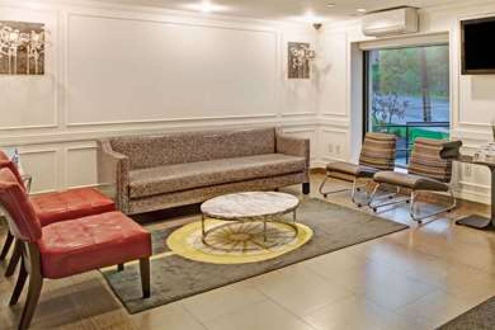 Ramada Staten Island 2