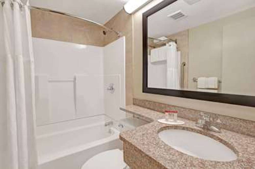 Ramada Staten Island 9