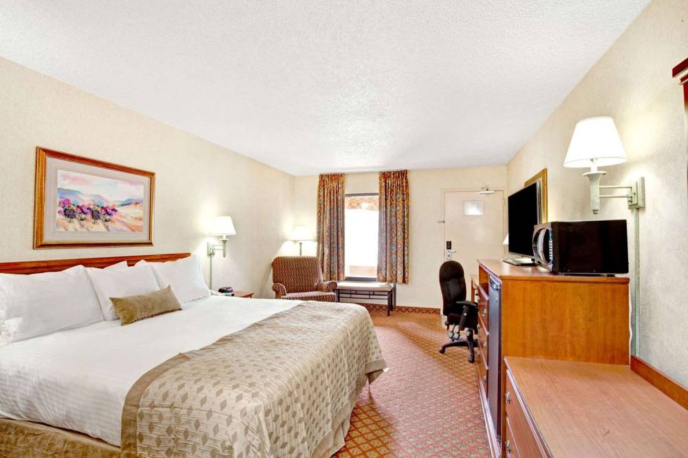 Ramada West Memphis 5