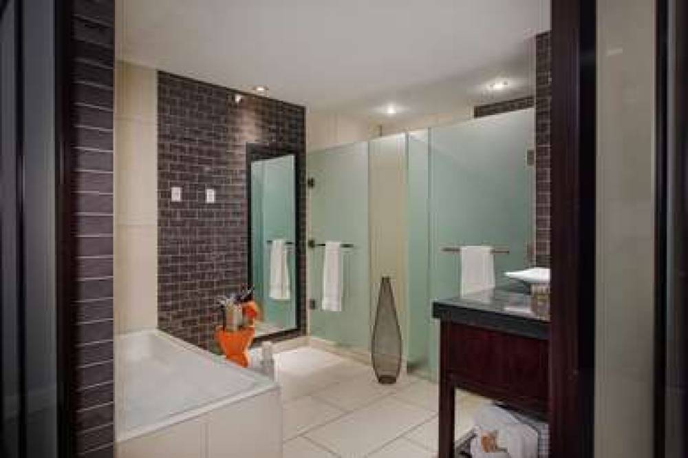RAVEL HOTEL, TRADEMARK COLLECTION B 6