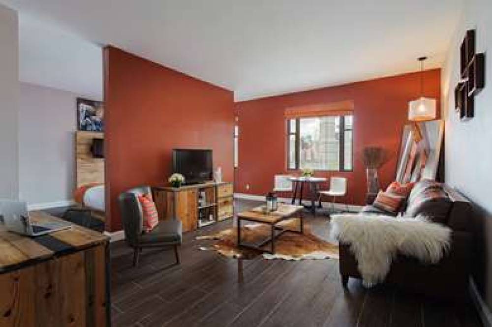 RAVEL HOTEL, TRADEMARK COLLECTION B 9