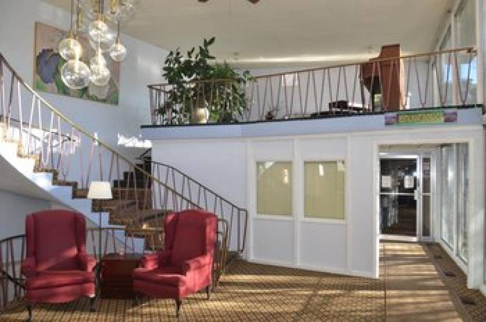 RED CARPET INN AND SUITES 3