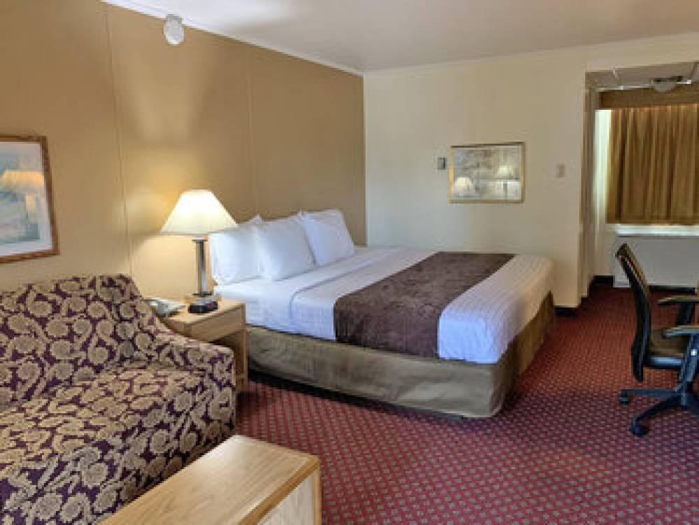 RED CARPET INN AND SUITES 5