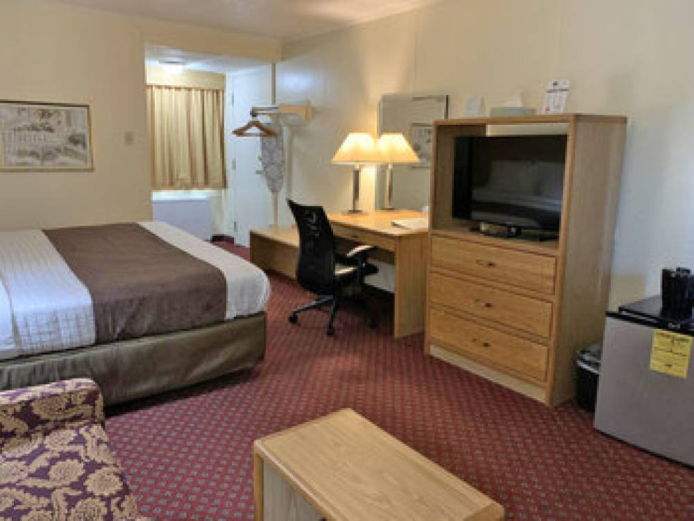 RED CARPET INN AND SUITES 6