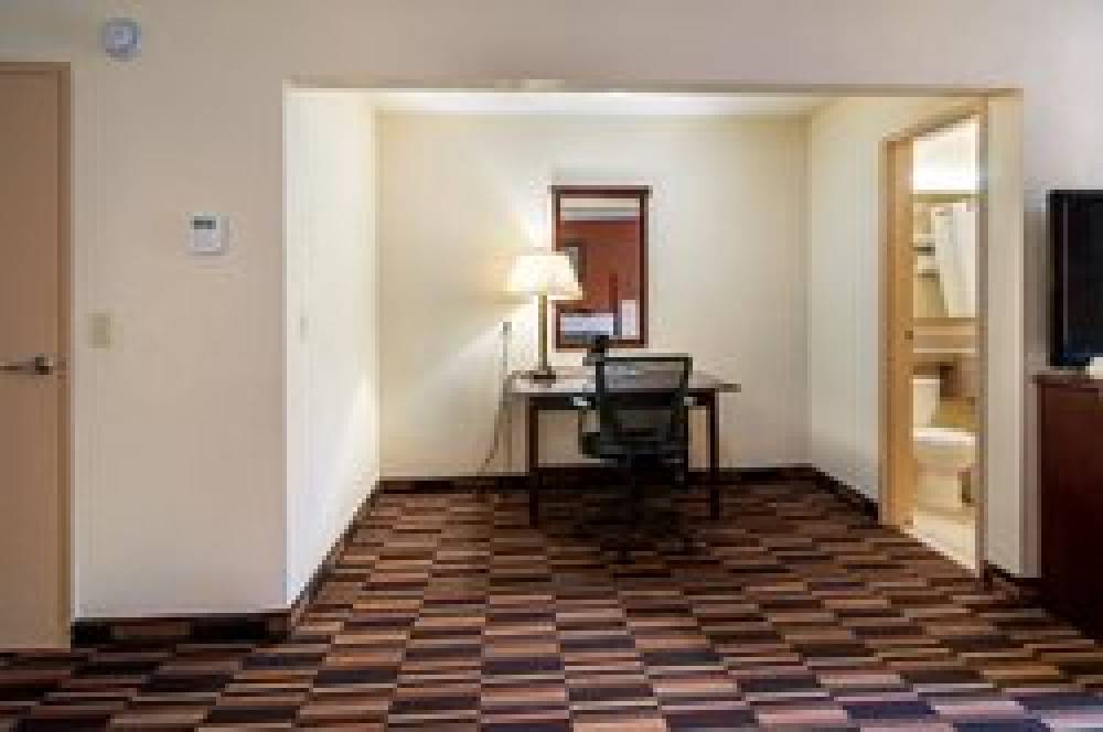 RED CARPET INN NEWARK AIRPORT 5