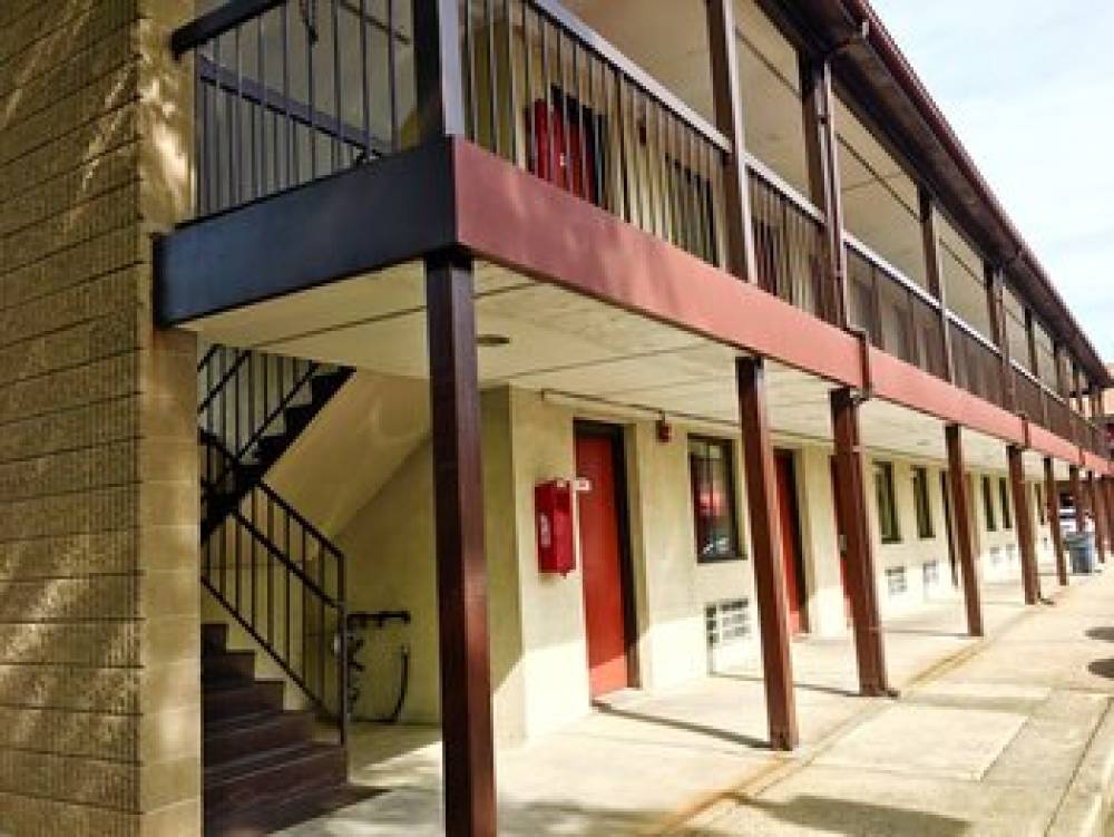 Red Carpet Inn Norwalk