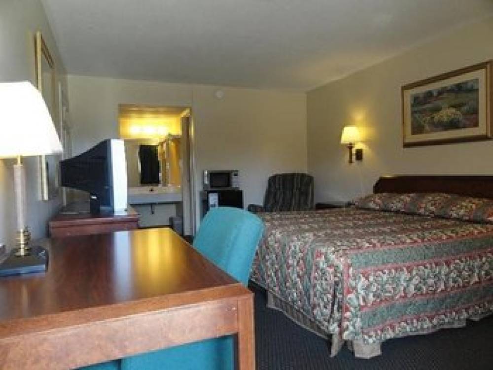Red Carpet Inn Terre Haute 7