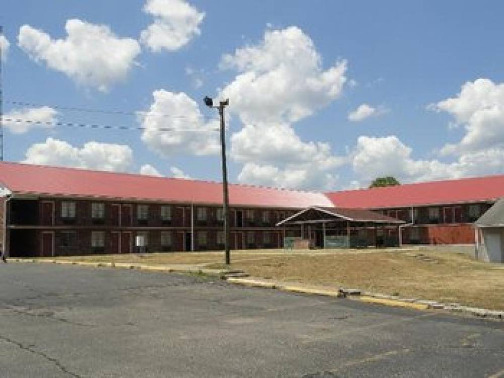 Red Carpet Inn Terre Haute 2